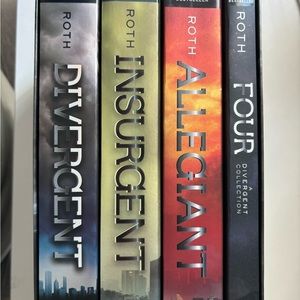 Divergent Series- Veronica Roth